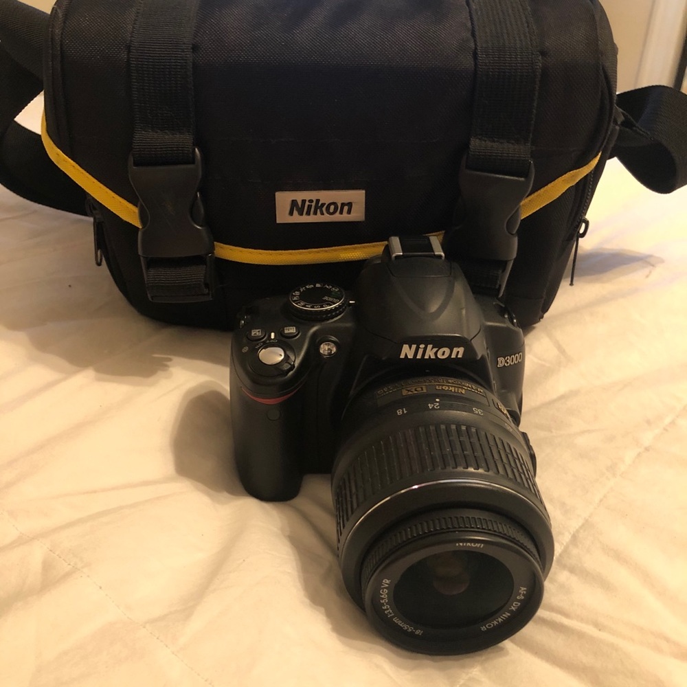Nikon D3000 camera